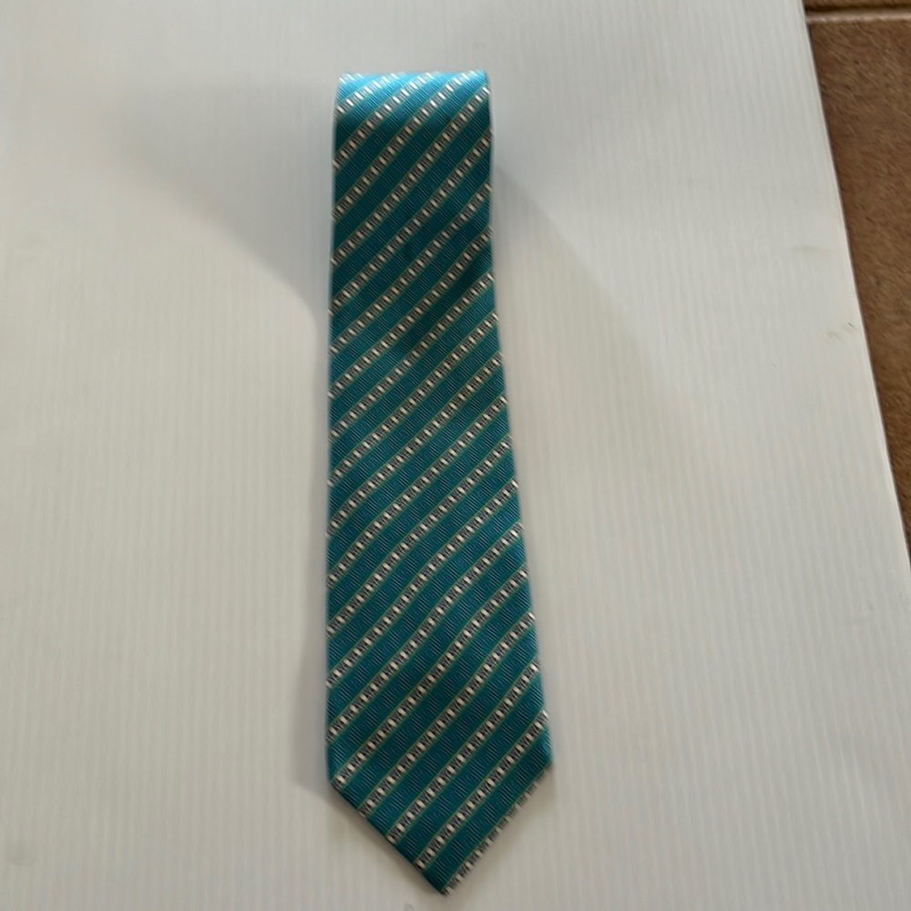 Versace 100% silk tie made in Italy in mint condition